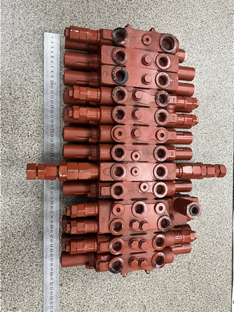 Распределитель  основной C0070-33171 DAEWOO 55V (K1028052A) // EX55. Фото 1